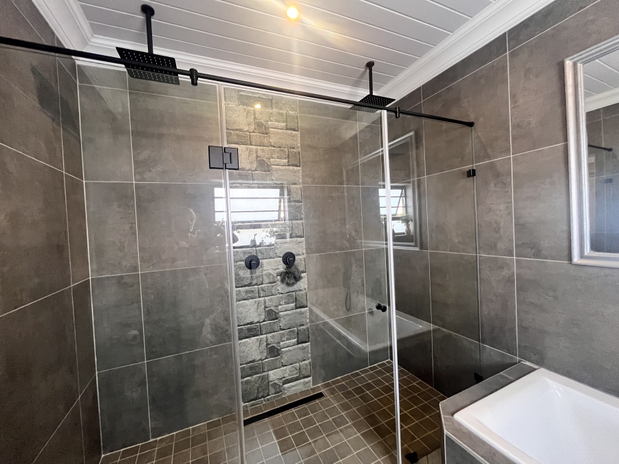 4 Bedroom Property for Sale in Wilkoppies North West